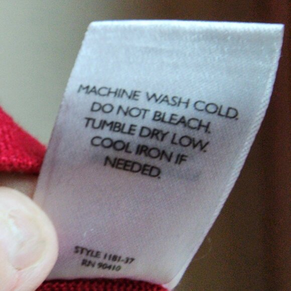 Laura Ashley Red "Love" Pajama Top Size Medium - Picture 10 of 15